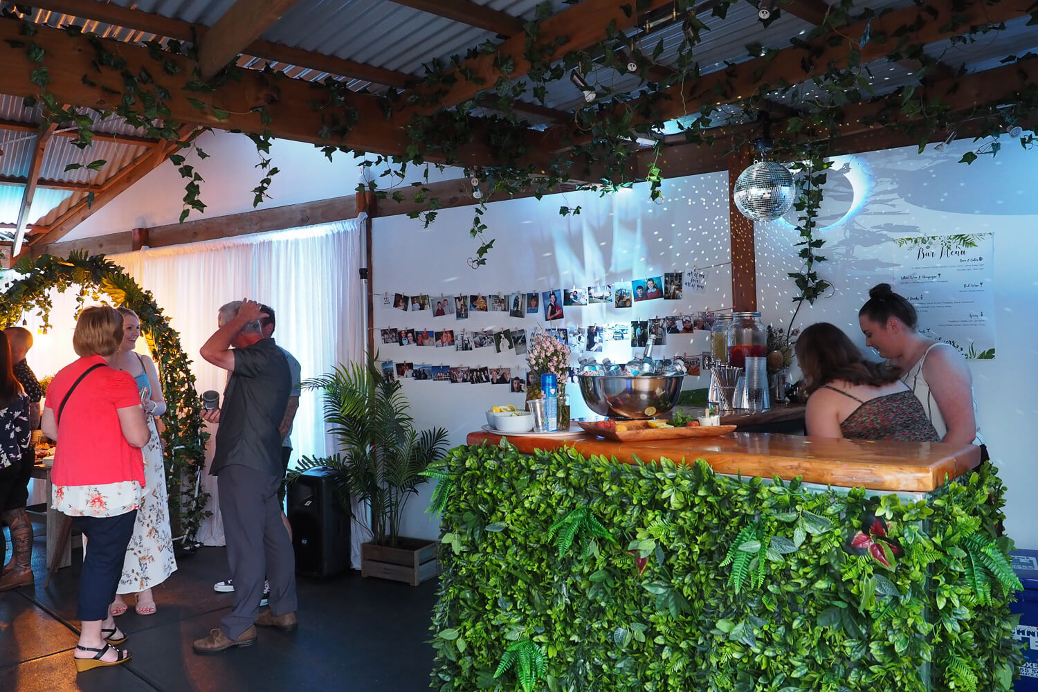 vine covered bar and photoboard for hire melbourne