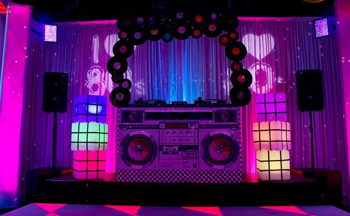 80s themed dj booth