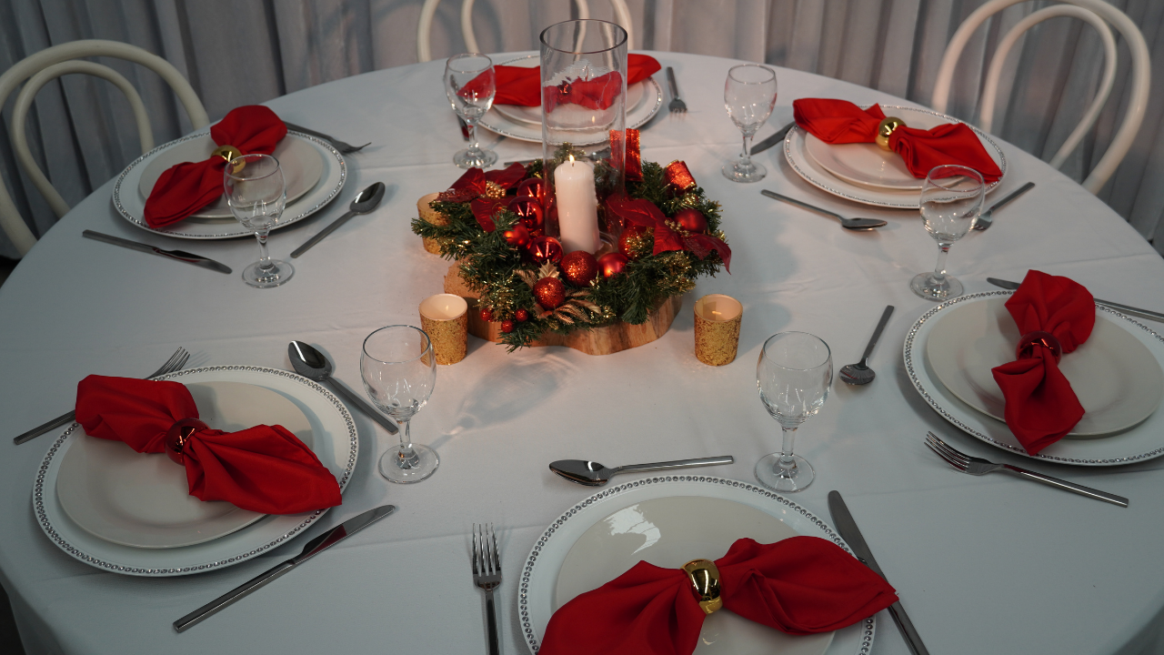 Christmas Centrepiece - Red Wreath