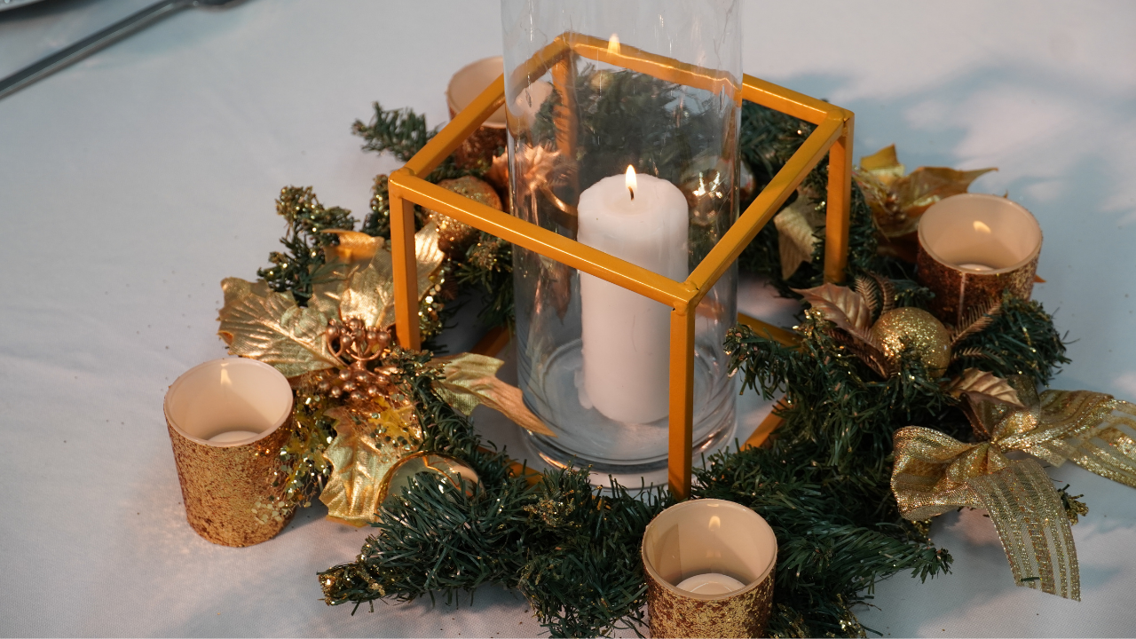 gold wreath christmas centrepiece